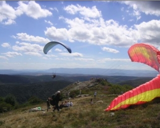  Scuola di pista di parapendio in Ardeche 